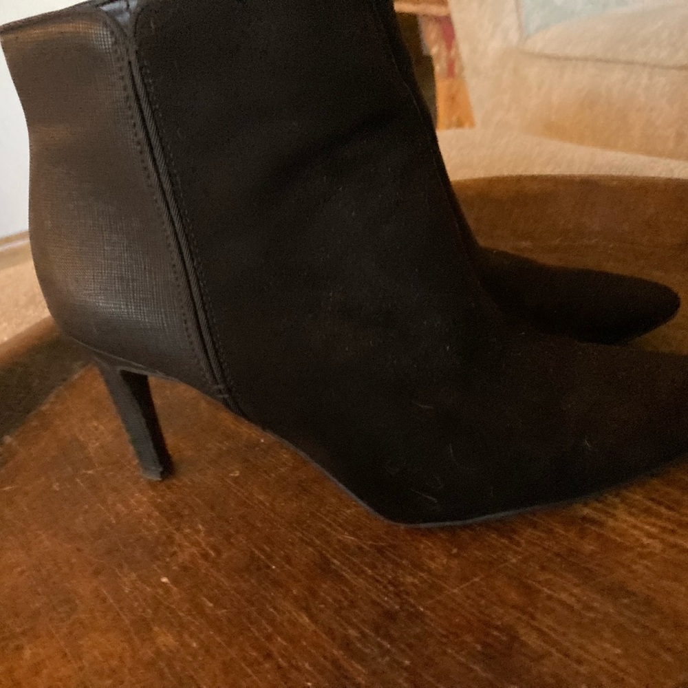 Sam Edelman black suede booties size 8. Spike heels Suede and leather uppers